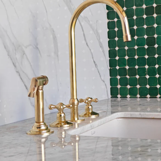Antique Brass Kitchen Faucet – A Touch of Classic Charm- maisonnadia